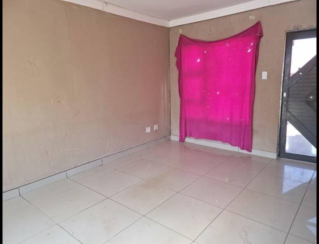 4 BEDROOM HOUSE FOR SALE IN SEBOKENG ZONE 10